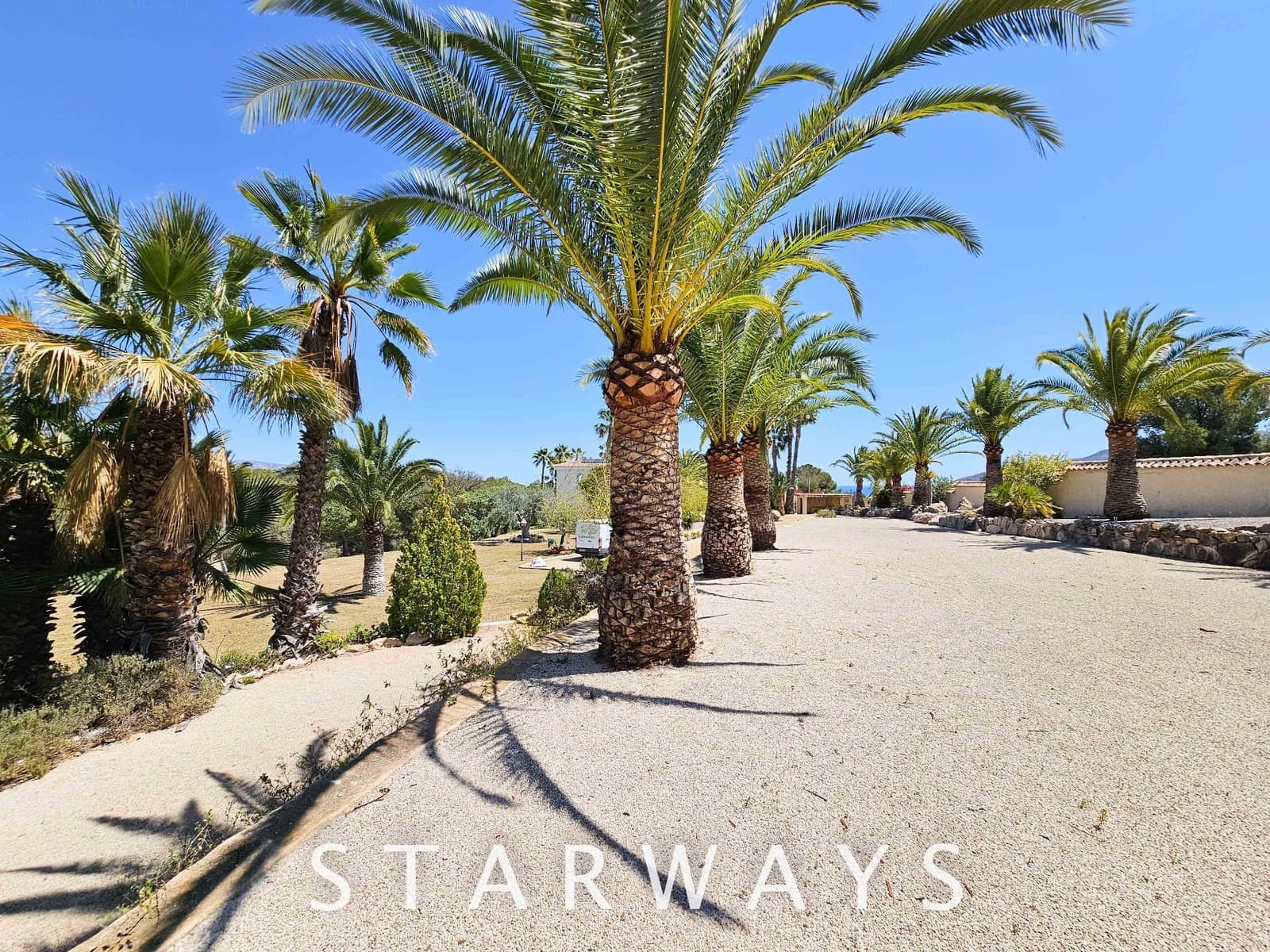 8 Zimmer Villa zu verkaufen in Alfaz del Pi / L'Alfas del Pi mit Pool Garage - 1.750.000 € (Ref: 8288970)