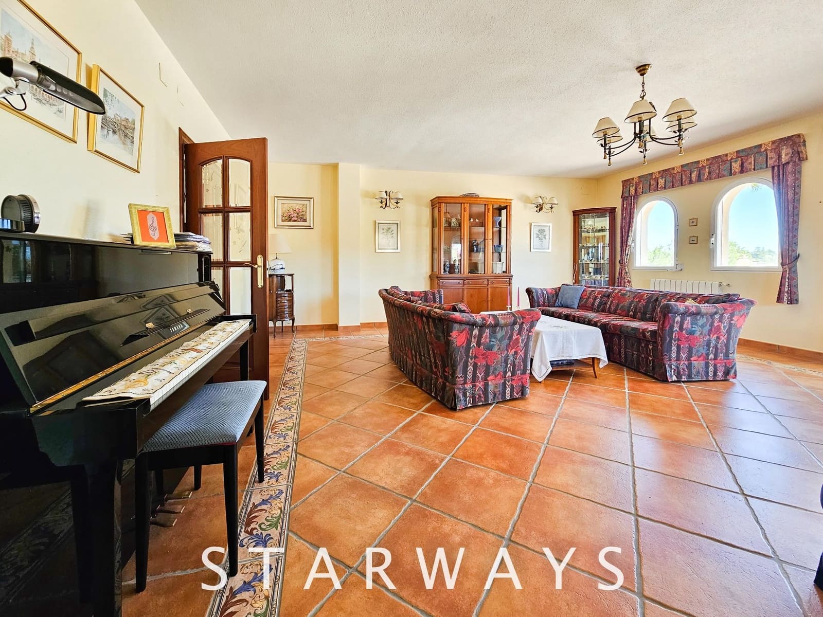 8 Zimmer Villa zu verkaufen in Alfaz del Pi / L'Alfas del Pi mit Pool Garage - 1.750.000 € (Ref: 8288970)