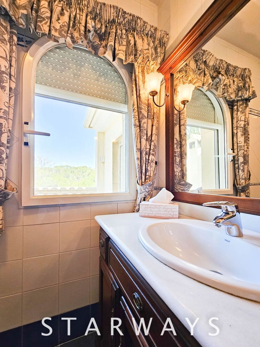 8 Zimmer Villa zu verkaufen in Alfaz del Pi / L'Alfas del Pi mit Pool Garage - 1.750.000 € (Ref: 8288970)