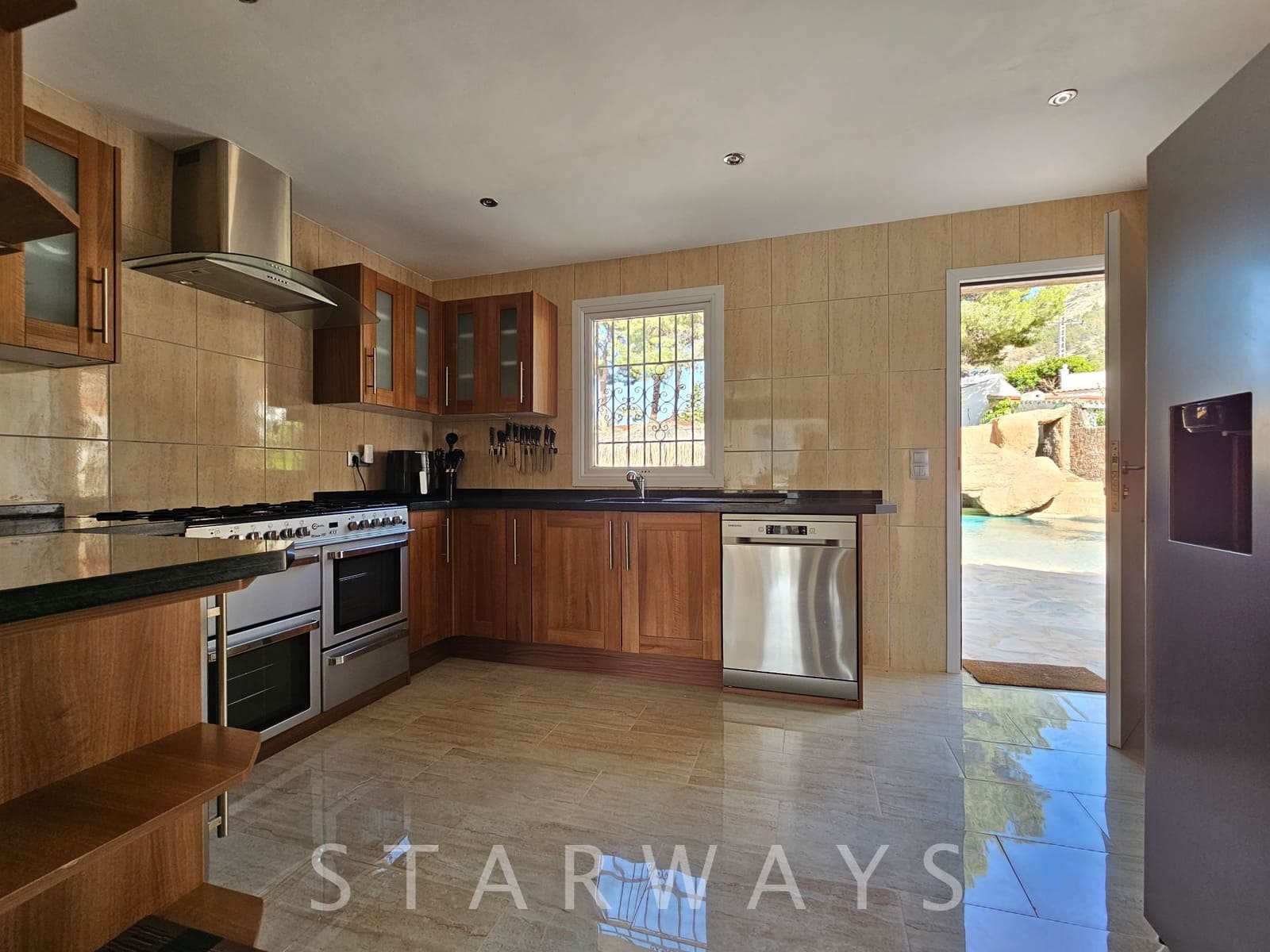 3 bedroom Villa for sale in Alfaz del Pi / L'Alfas del Pi with pool garage - € 795,000 (Ref: 8594861)