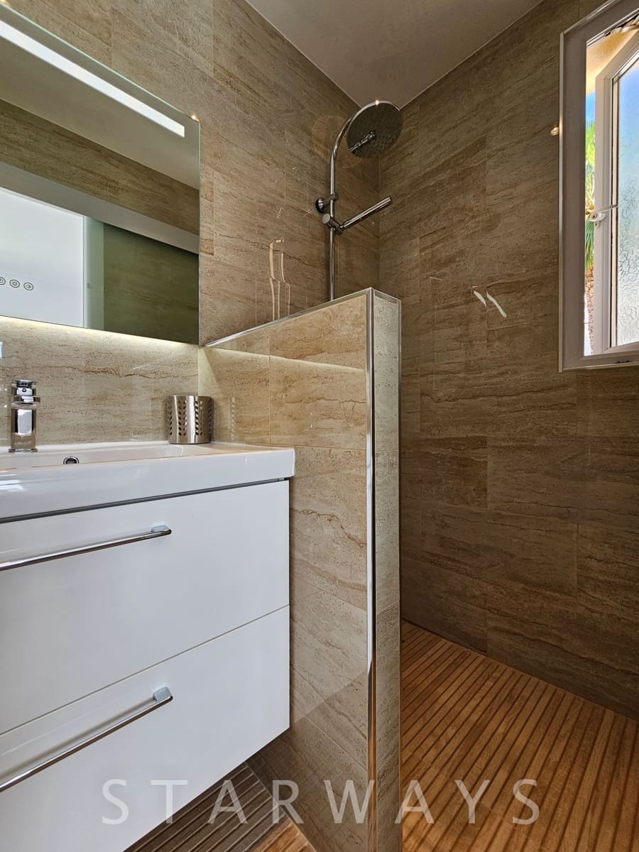 3 bedroom Villa for sale in Alfaz del Pi / L'Alfas del Pi with pool garage - € 795,000 (Ref: 8594861)