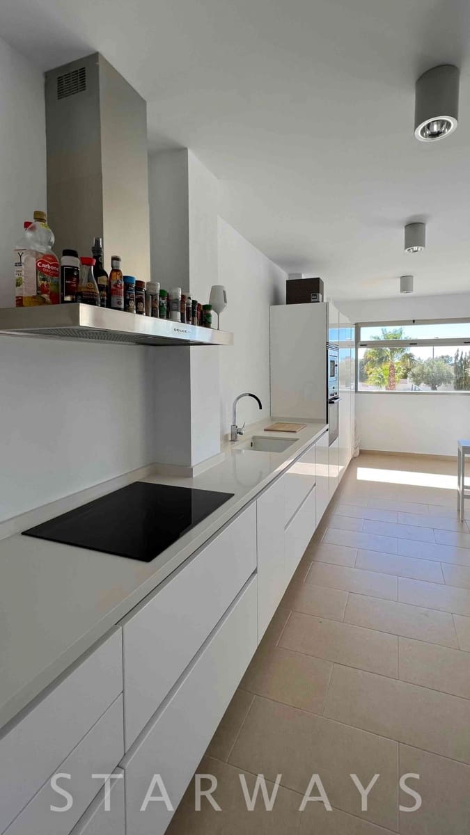 5 soverom Villa til salgs i Altea la Vella med svømmebasseng garasje - € 1 100 000 (Ref: 8721866)