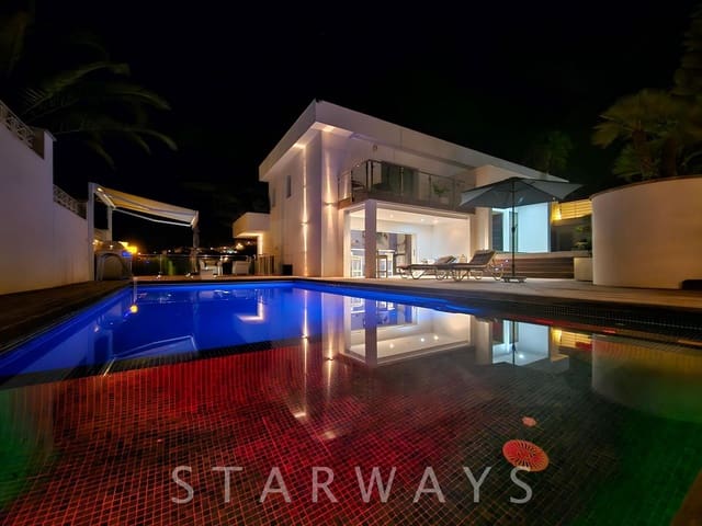 Chalet de 4 habitaciones en Altea en venta con piscina garaje - 1.200.000 € (Ref: 8842862)