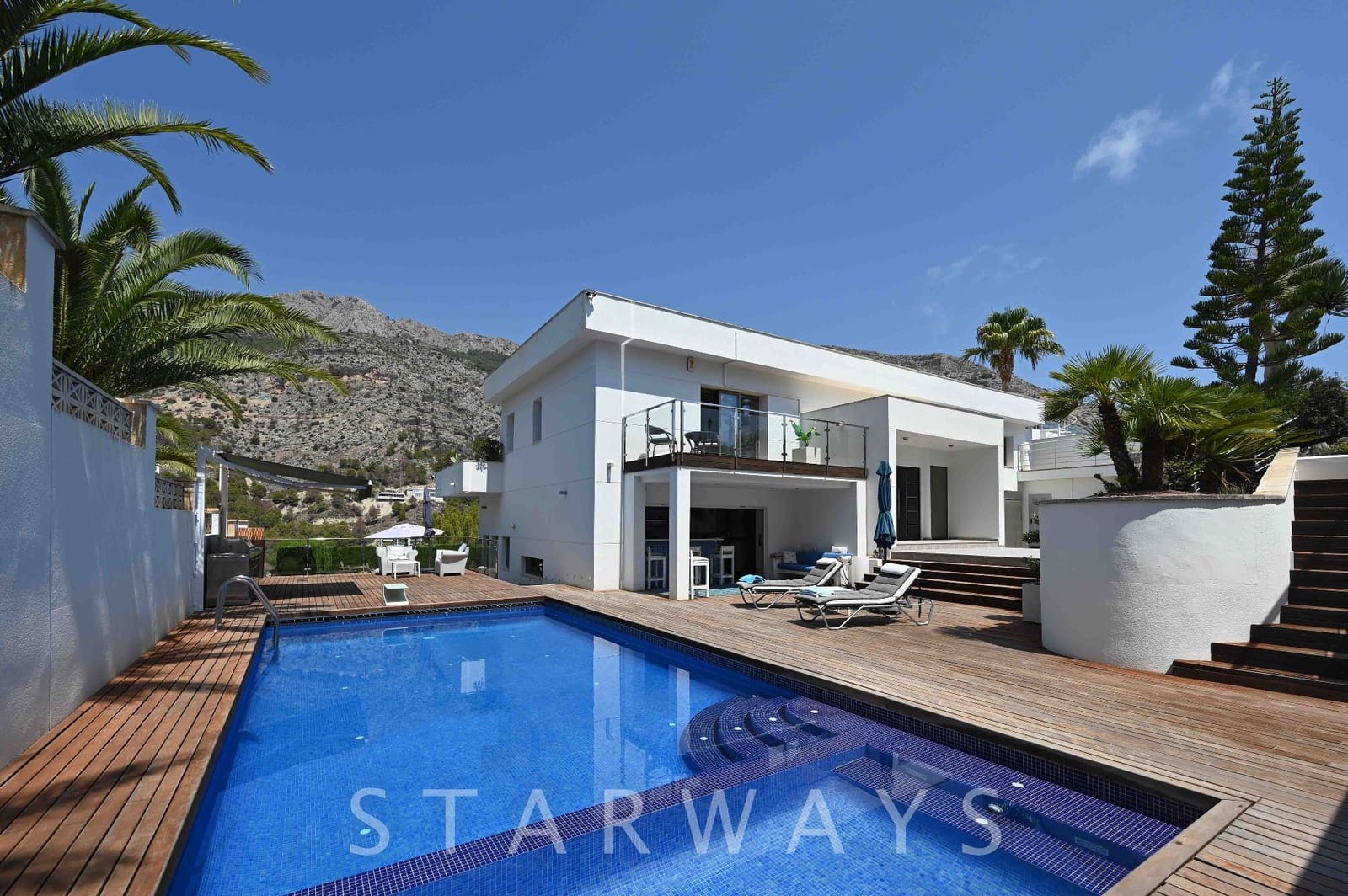 Chalet de 4 habitaciones en Altea en venta con piscina garaje - 1.200.000 € (Ref: 8842862)