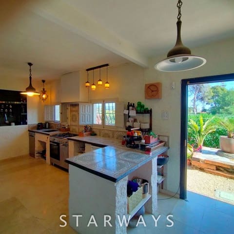 7 Zimmer Villa zu verkaufen in Altea mit Pool Garage - 765.000 € (Ref: 8912632)