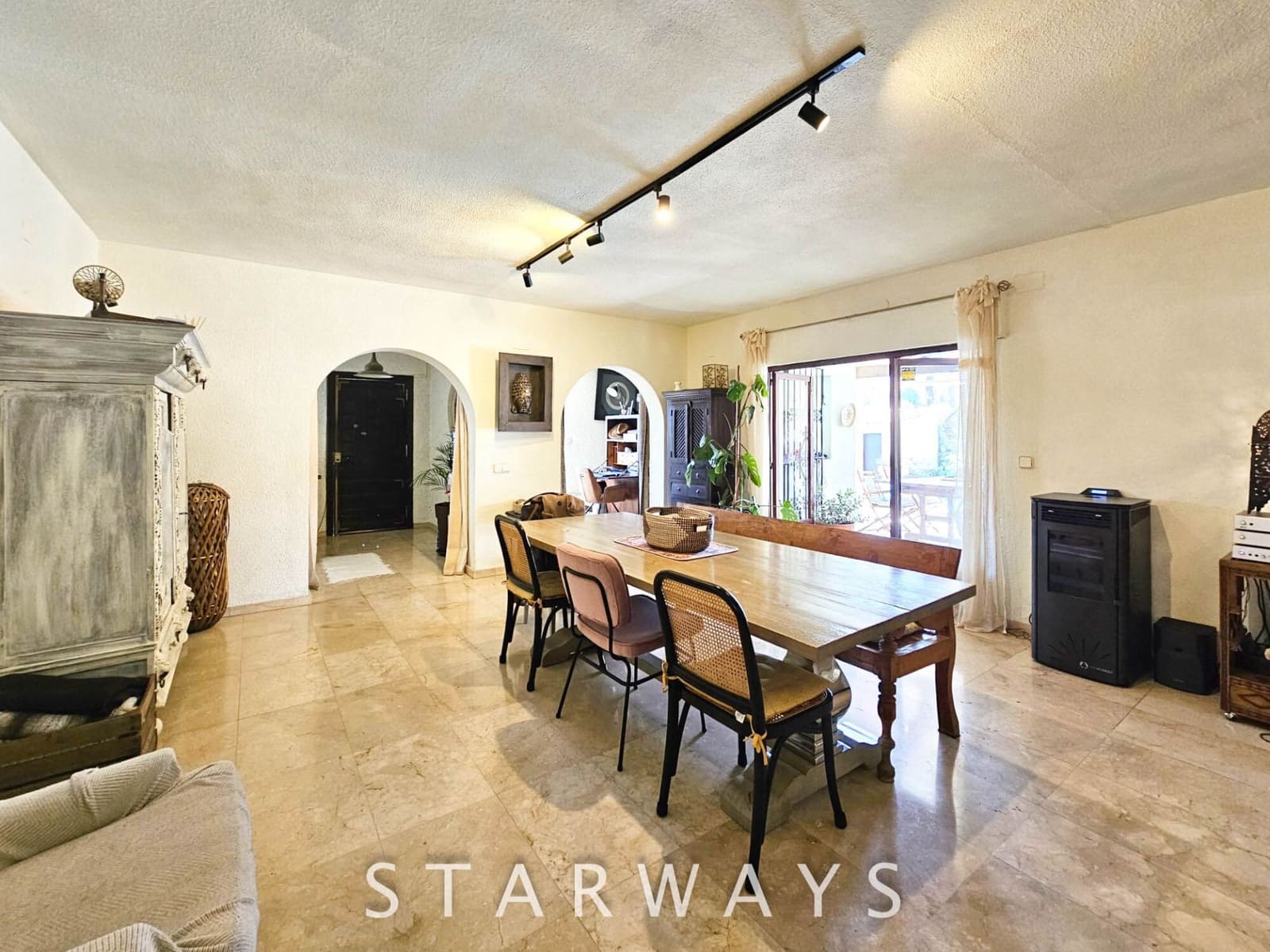 7 Zimmer Villa zu verkaufen in Altea mit Pool Garage - 765.000 € (Ref: 8912632)