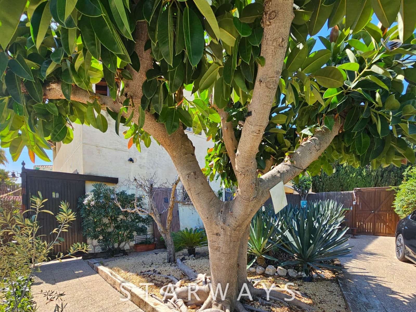 7 Zimmer Villa zu verkaufen in Altea mit Pool Garage - 765.000 € (Ref: 8912632)