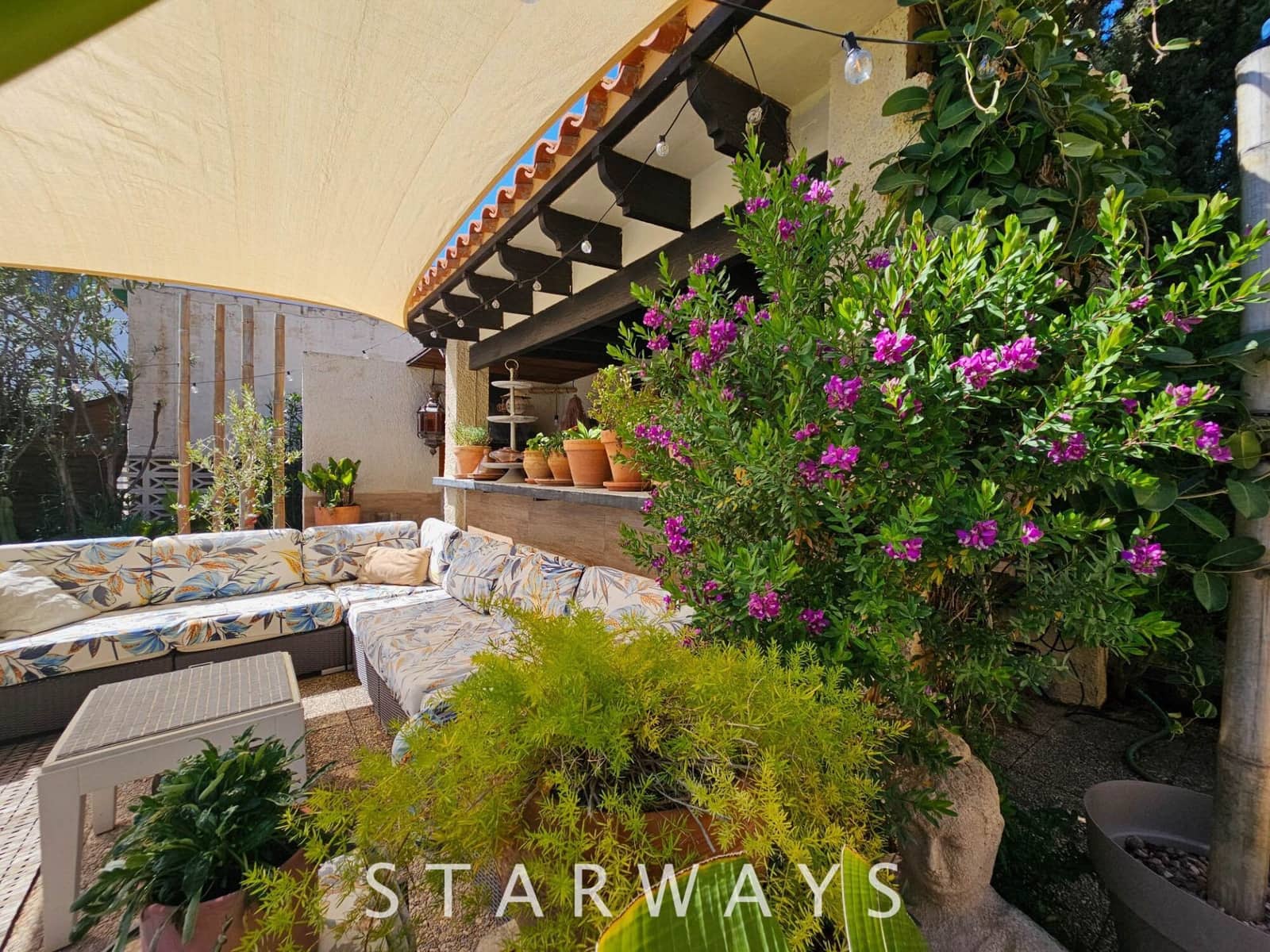 7 Zimmer Villa zu verkaufen in Altea mit Pool Garage - 765.000 € (Ref: 8912632)