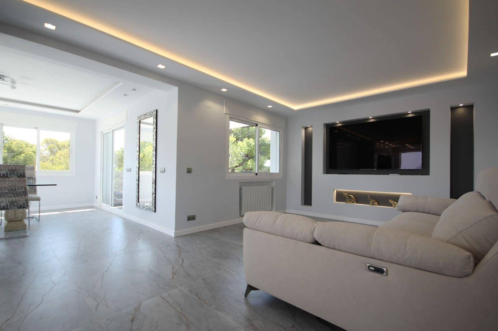 5 soveværelse Villa til salg i La Nucia med swimmingpool - € 1.155.000 (Ref: 9019854)