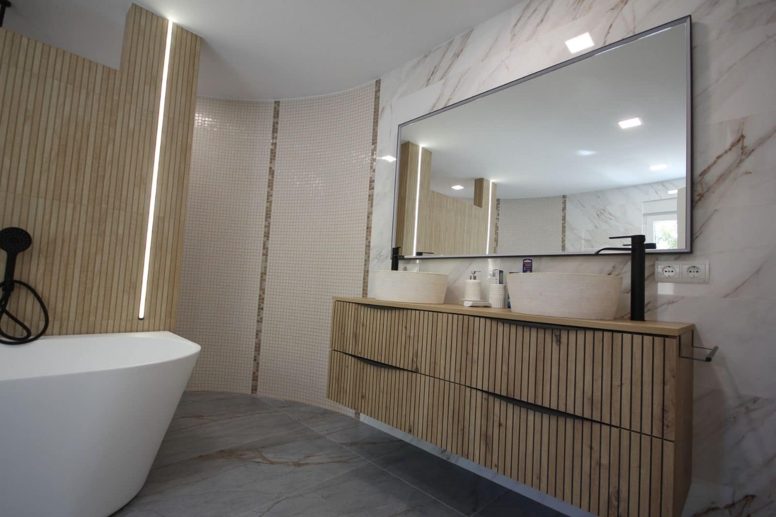 5 soveværelse Villa til salg i La Nucia med swimmingpool - € 1.155.000 (Ref: 9019854)