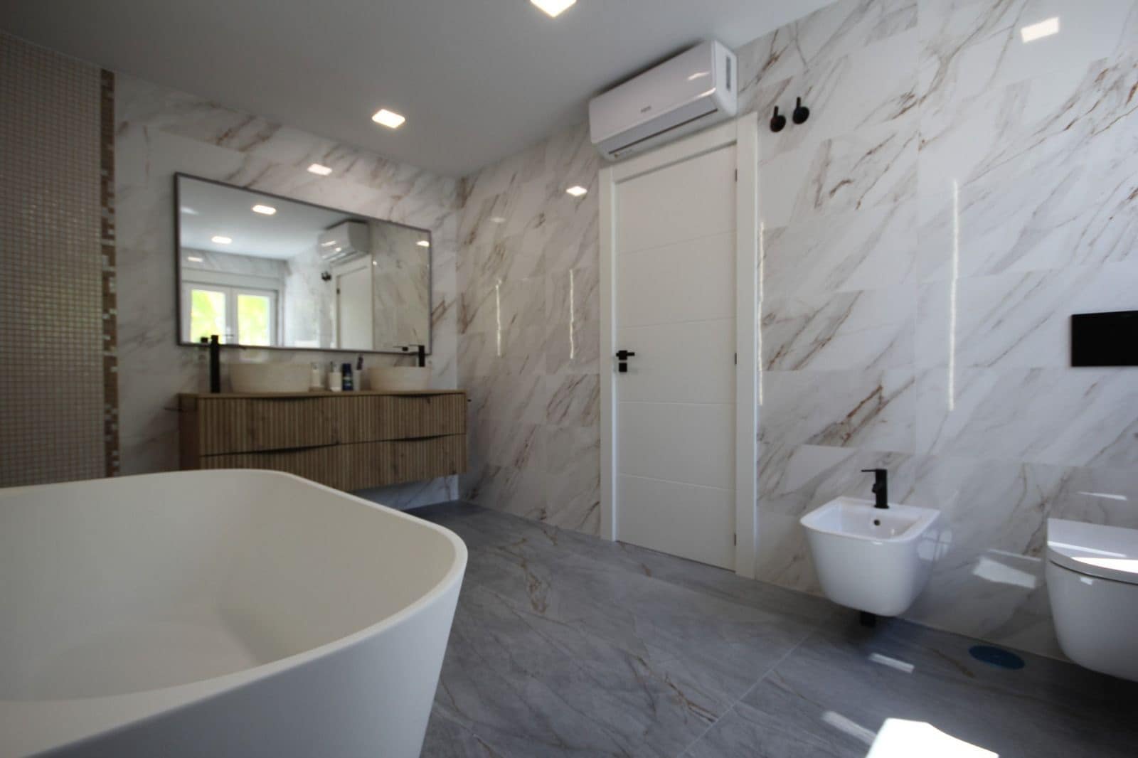 5 soveværelse Villa til salg i La Nucia med swimmingpool - € 1.155.000 (Ref: 9019854)