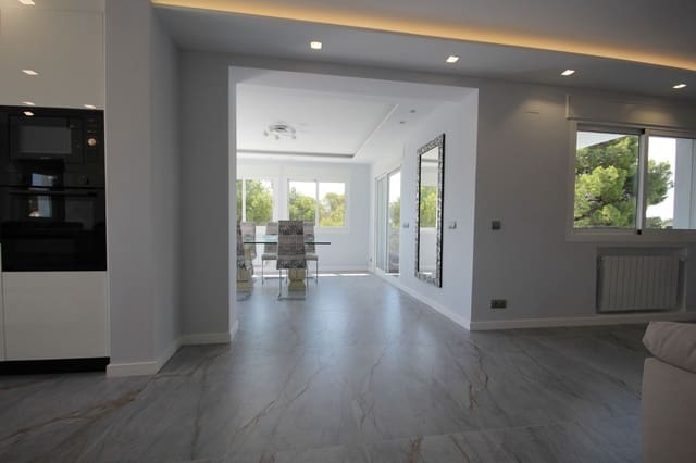 5 bedroom Villa for sale in La Nucia with pool - € 1,155,000 (Ref: 9019854)