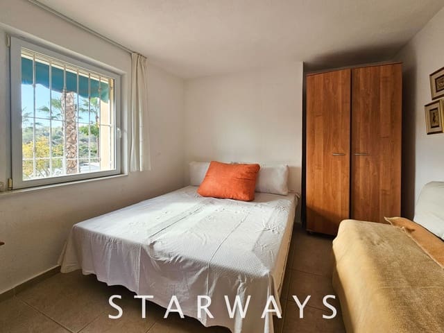 Chalet de 5 habitaciones en La Nucia en venta con garaje - 595.000 € (Ref: 9019855)