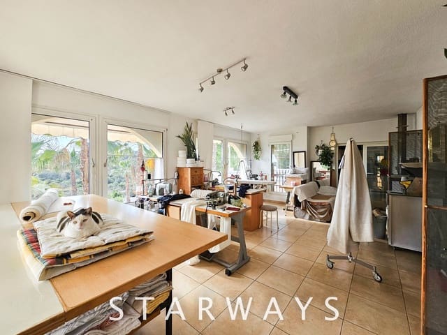 Chalet de 5 habitaciones en La Nucia en venta con garaje - 595.000 € (Ref: 9019855)