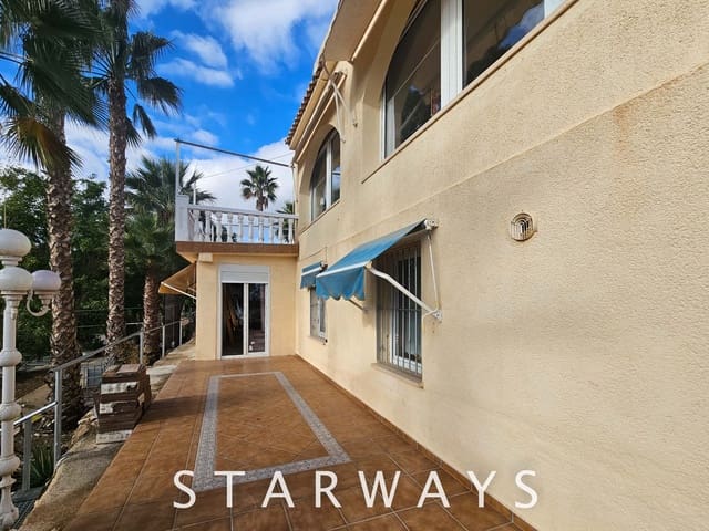 Chalet de 5 habitaciones en La Nucia en venta con garaje - 595.000 € (Ref: 9019855)