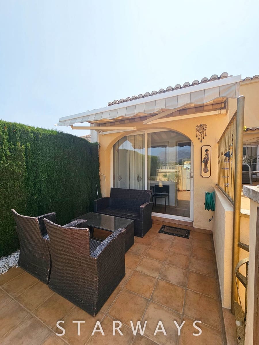 3 sovrum Semi-fristående Villa till salu i Alfaz del Pi / L'Alfas del Pi med pool garage - 375 000 € (Ref: 9037678)