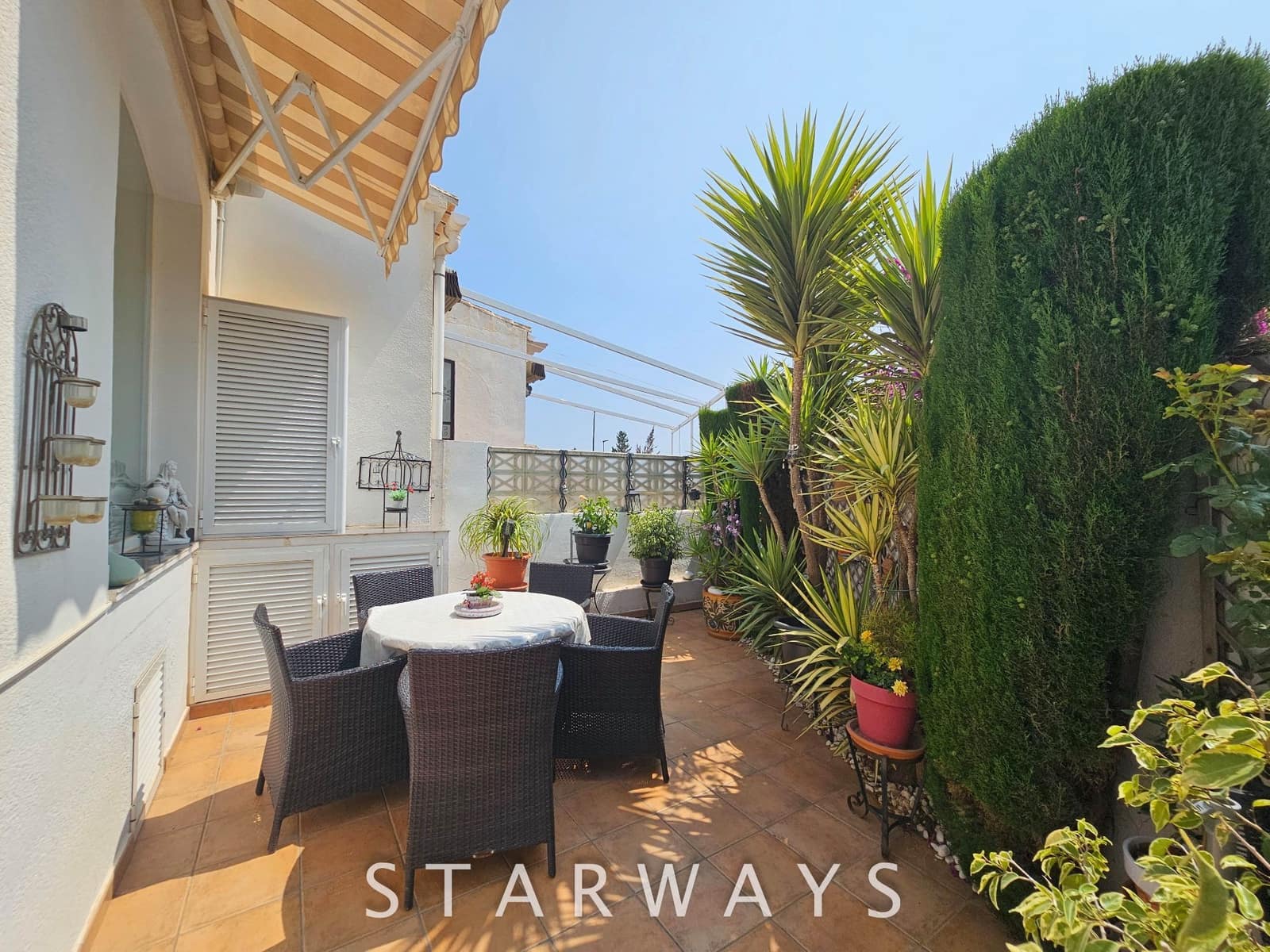 3 sovrum Semi-fristående Villa till salu i Alfaz del Pi / L'Alfas del Pi med pool garage - 375 000 € (Ref: 9037678)