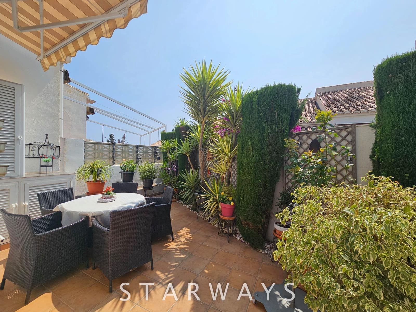 3 sovrum Semi-fristående Villa till salu i Alfaz del Pi / L'Alfas del Pi med pool garage - 375 000 € (Ref: 9037678)