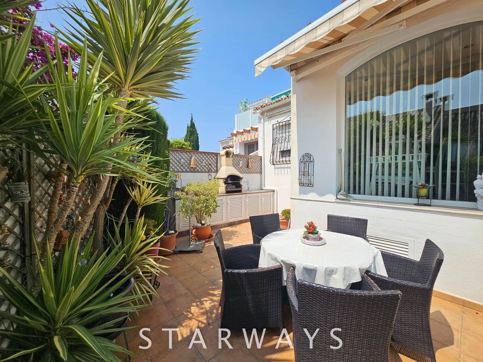 3 sovrum Semi-fristående Villa till salu i Alfaz del Pi / L'Alfas del Pi med pool garage - 375 000 € (Ref: 9037678)