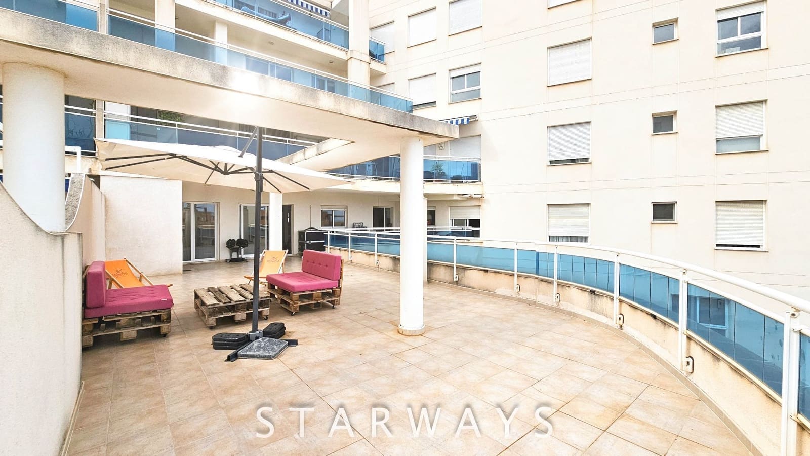 3 makuuhuone Kattohuoneisto myytävänä paikassa La Villajoyosa / Vila Joiosa mukana uima-altaan 
autotalli - 550 000 € (Ref: 9068523)