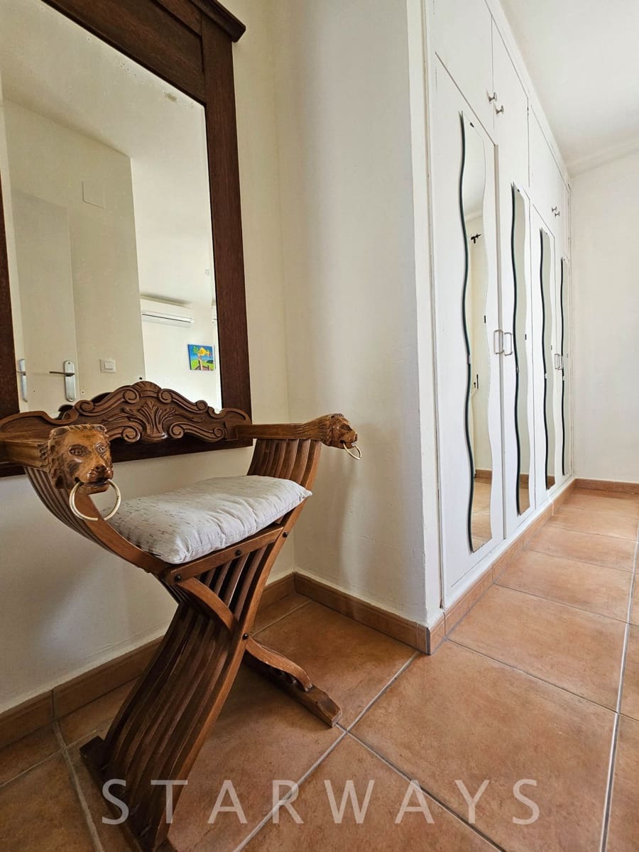 8 bedroom Villa for sale in La Nucia with pool garage - € 595,000 (Ref: 9130267)