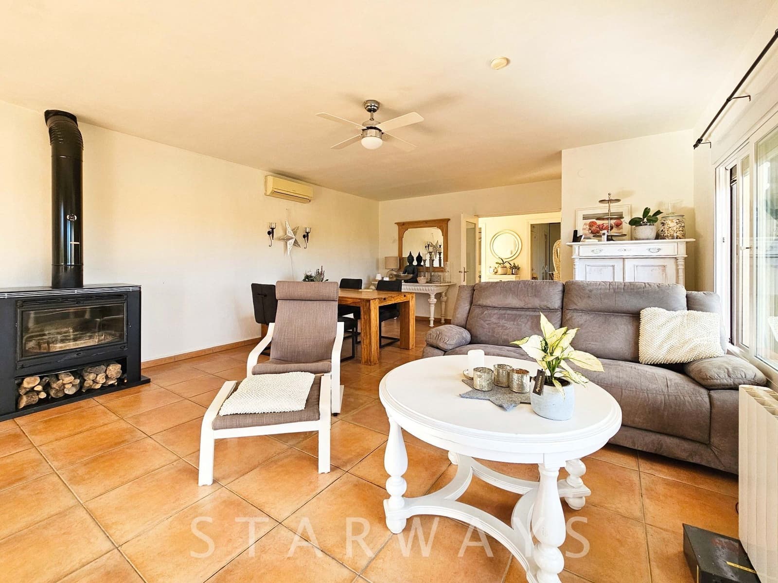 8 bedroom Villa for sale in La Nucia with pool garage - € 595,000 (Ref: 9130267)