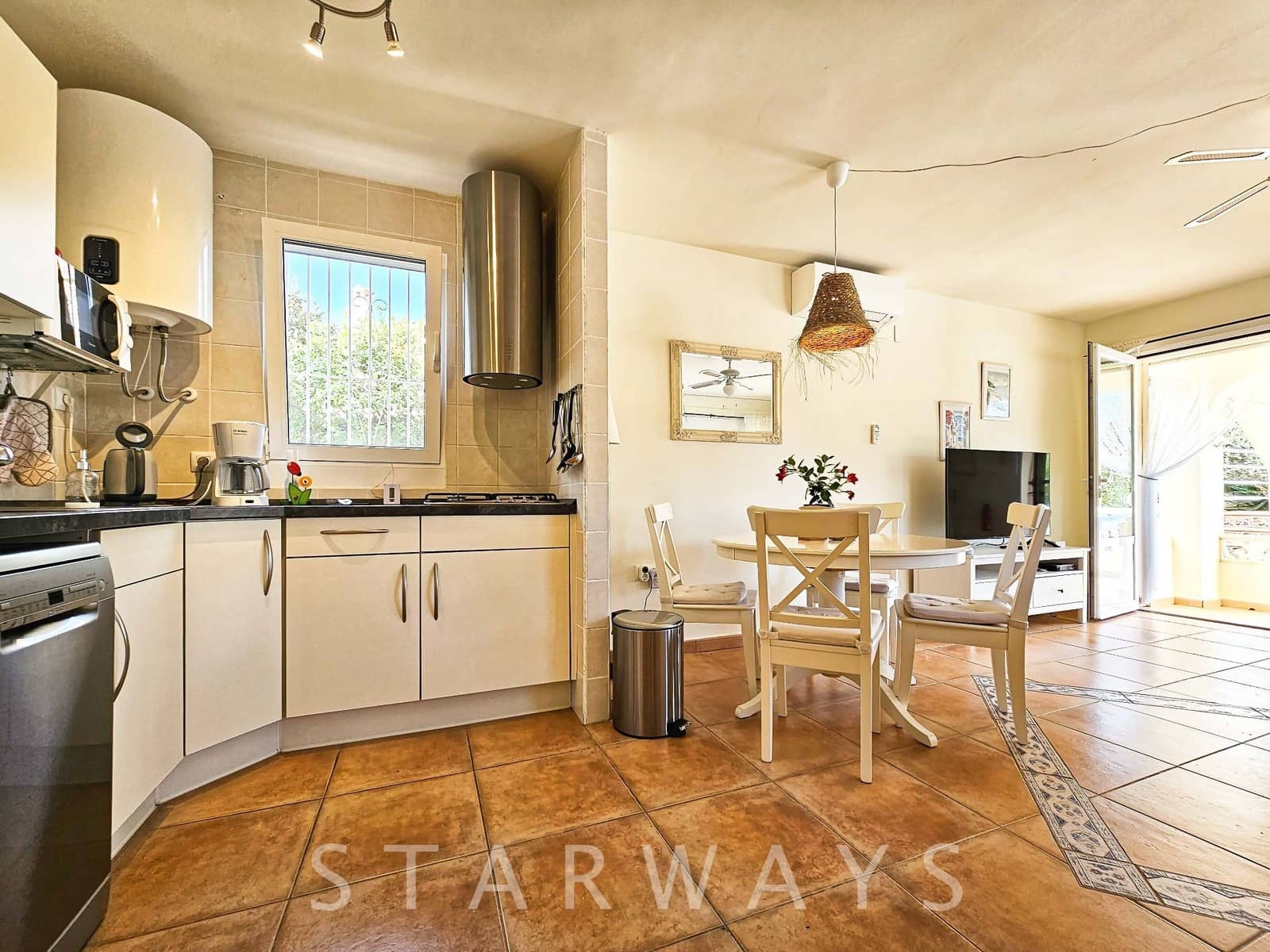 8 bedroom Villa for sale in La Nucia with pool garage - € 595,000 (Ref: 9130267)