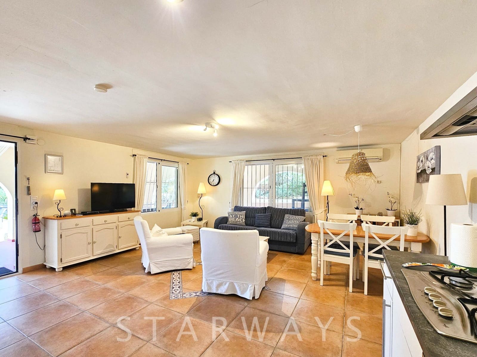 8 bedroom Villa for sale in La Nucia with pool garage - € 595,000 (Ref: 9130267)