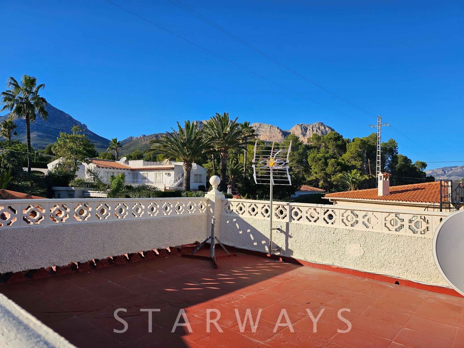 8 bedroom Villa for sale in La Nucia with pool garage - € 595,000 (Ref: 9130267)