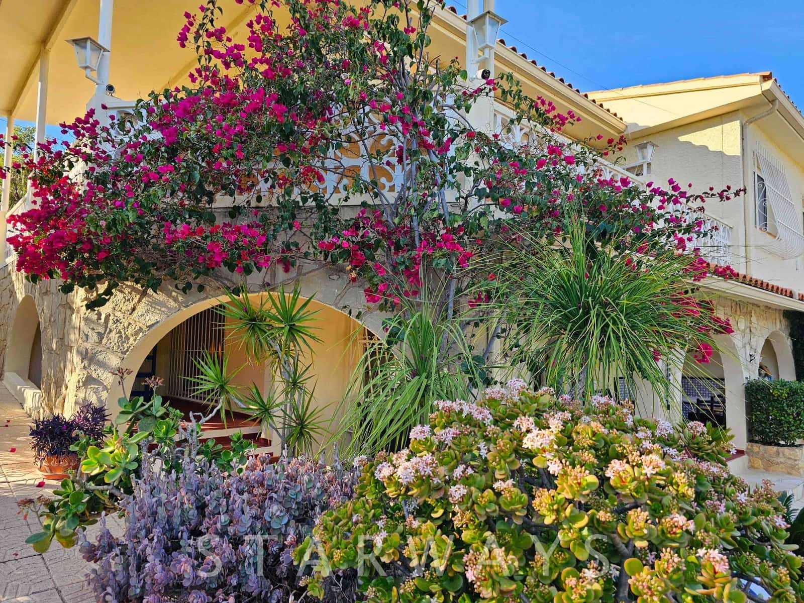 8 bedroom Villa for sale in La Nucia with pool garage - € 595,000 (Ref: 9130267)