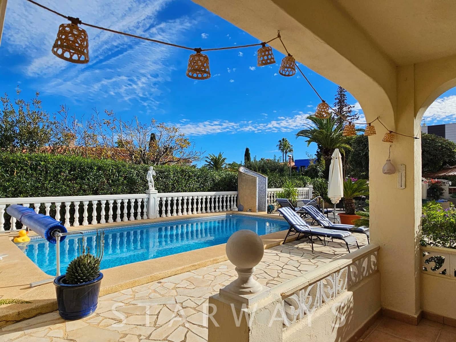 8 bedroom Villa for sale in La Nucia with pool garage - € 595,000 (Ref: 9130267)