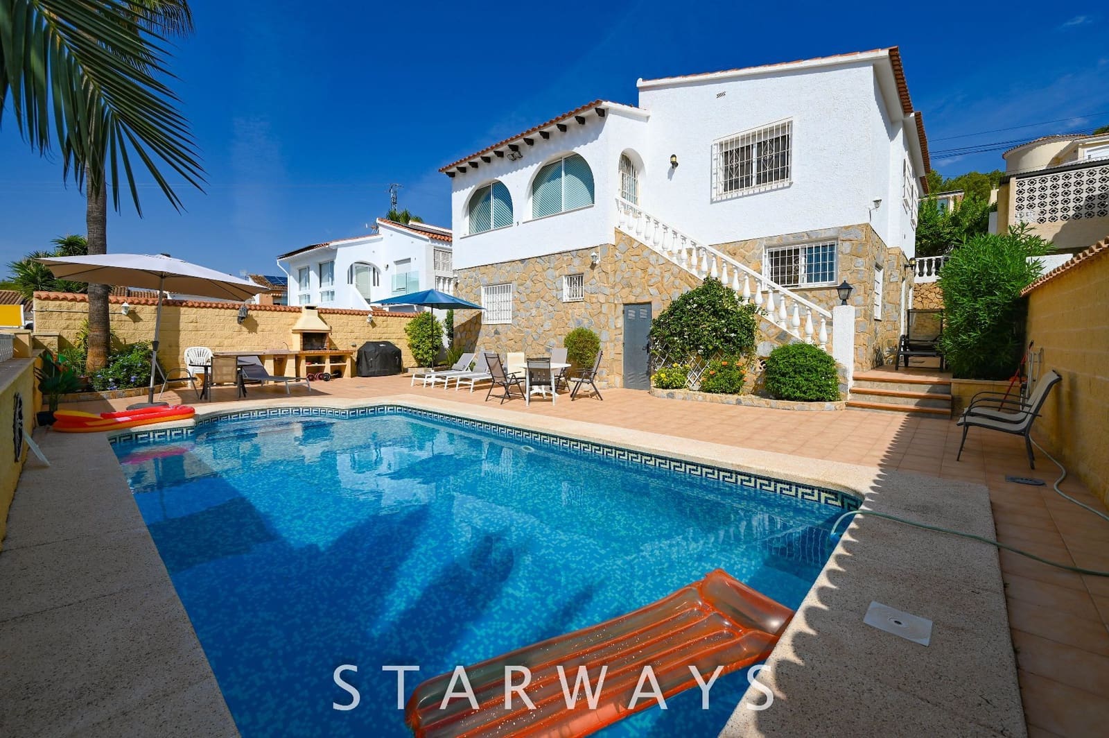 7 Zimmer Villa zu verkaufen in Alfaz del Pi / L'Alfas del Pi mit Pool Garage - 462.000 € (Ref: 9169322)