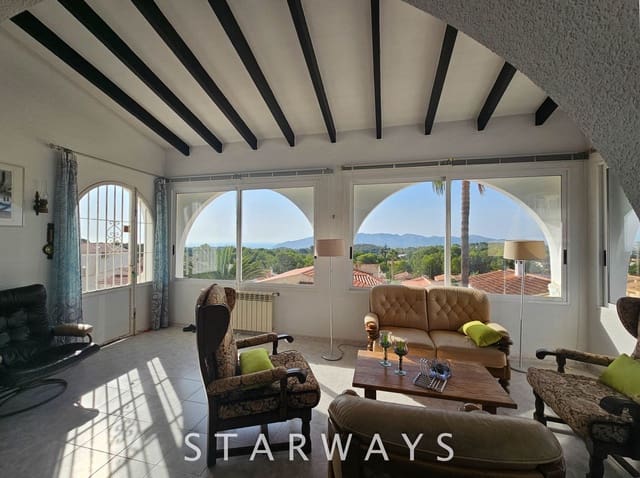 Chalet de 7 habitaciones en Alfaz del Pi / L'Alfàs del Pi en venta con piscina garaje - 462.000 € (Ref: 9169322)