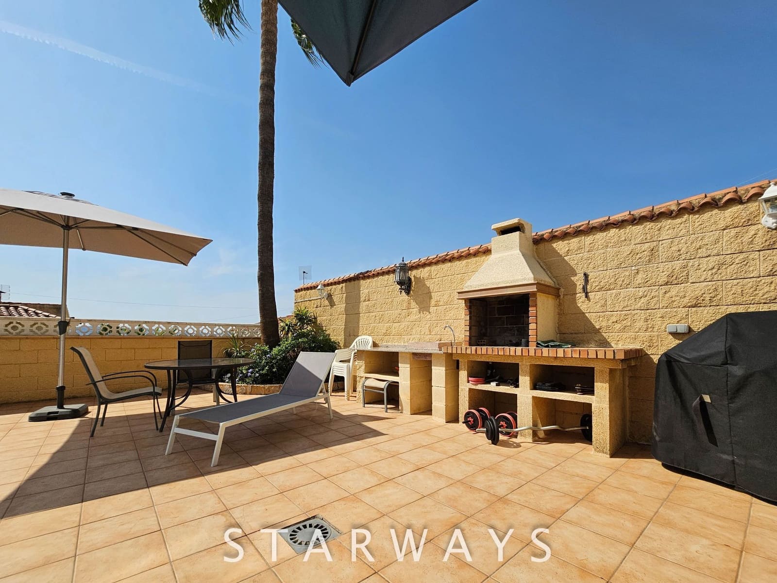 7 Zimmer Villa zu verkaufen in Alfaz del Pi / L'Alfas del Pi mit Pool Garage - 462.000 € (Ref: 9169322)