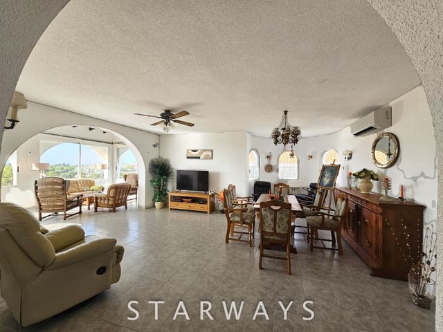 Chalet de 7 habitaciones en Alfaz del Pi / L'Alfàs del Pi en venta con piscina garaje - 462.000 € (Ref: 9169322)