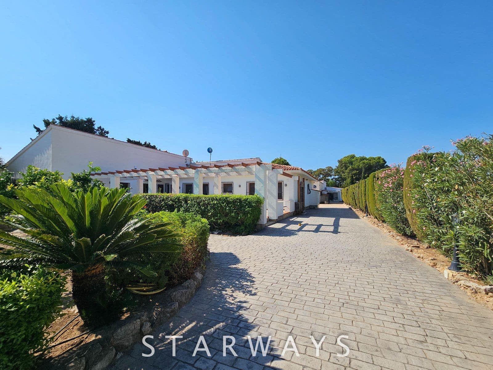 5 Zimmer Villa zu verkaufen in Alfaz del Pi / L'Alfas del Pi mit Pool Garage - 1.600.000 € (Ref: 9178036)