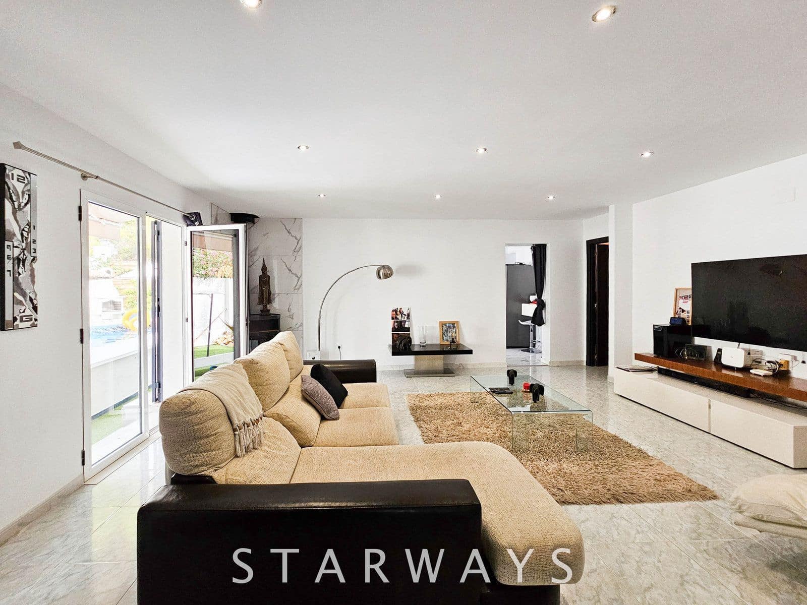 Chalet de 3 habitaciones en La Nucia en venta con piscina garaje - 495.000 € (Ref: 9192066)