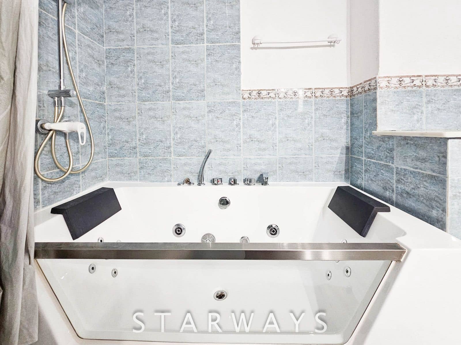 Chalet de 3 habitaciones en La Nucia en venta con piscina garaje - 495.000 € (Ref: 9192066)