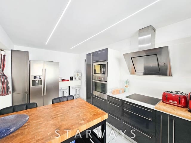 Chalet de 3 habitaciones en La Nucia en venta con piscina garaje - 495.000 € (Ref: 9192066)