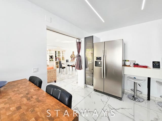 Chalet de 3 habitaciones en La Nucia en venta con piscina garaje - 495.000 € (Ref: 9192066)