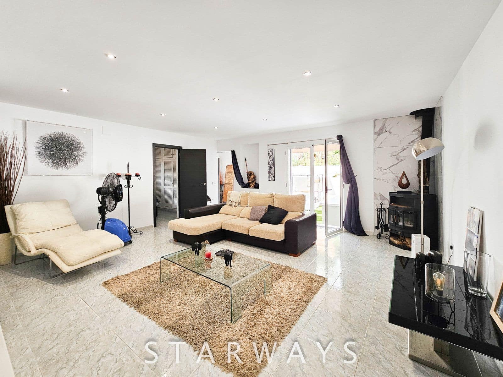 Chalet de 3 habitaciones en La Nucia en venta con piscina garaje - 495.000 € (Ref: 9192066)