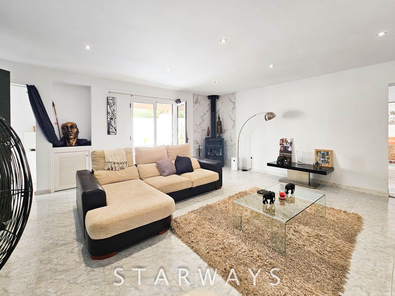 Chalet de 3 habitaciones en La Nucia en venta con piscina garaje - 495.000 € (Ref: 9192066)