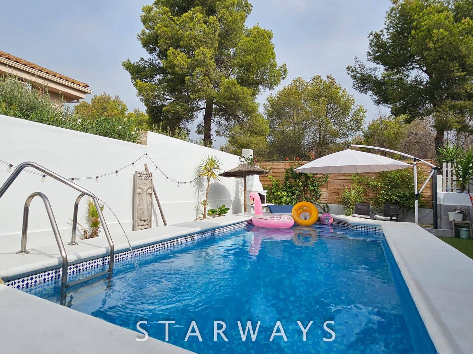 Chalet de 3 habitaciones en La Nucia en venta con piscina garaje - 495.000 € (Ref: 9192066)