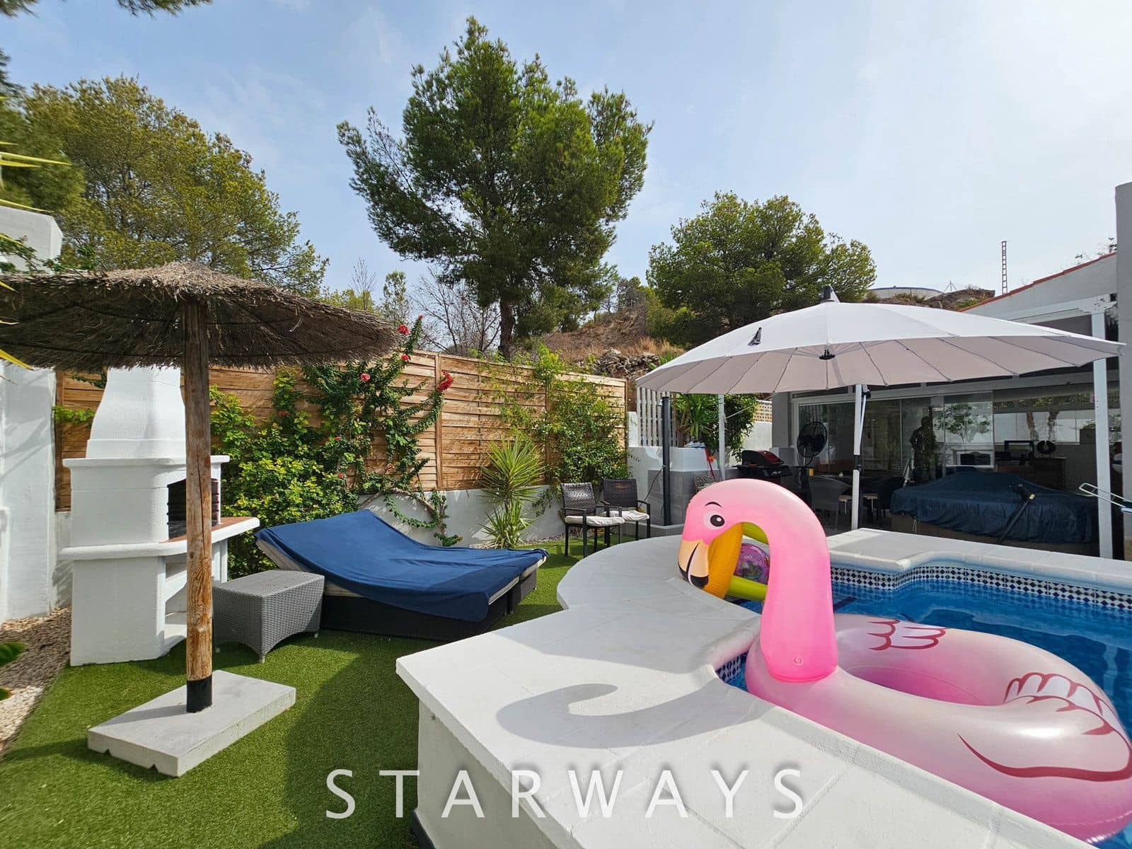 Chalet de 3 habitaciones en La Nucia en venta con piscina garaje - 495.000 € (Ref: 9192066)