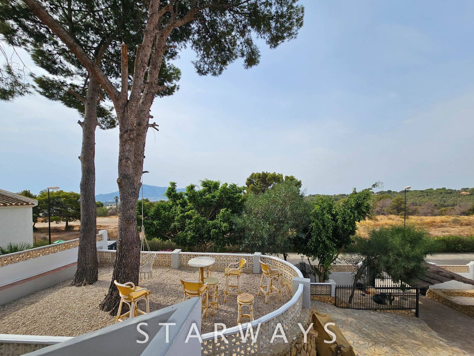 Chalet de 3 habitaciones en La Nucia en venta con piscina garaje - 495.000 € (Ref: 9192066)