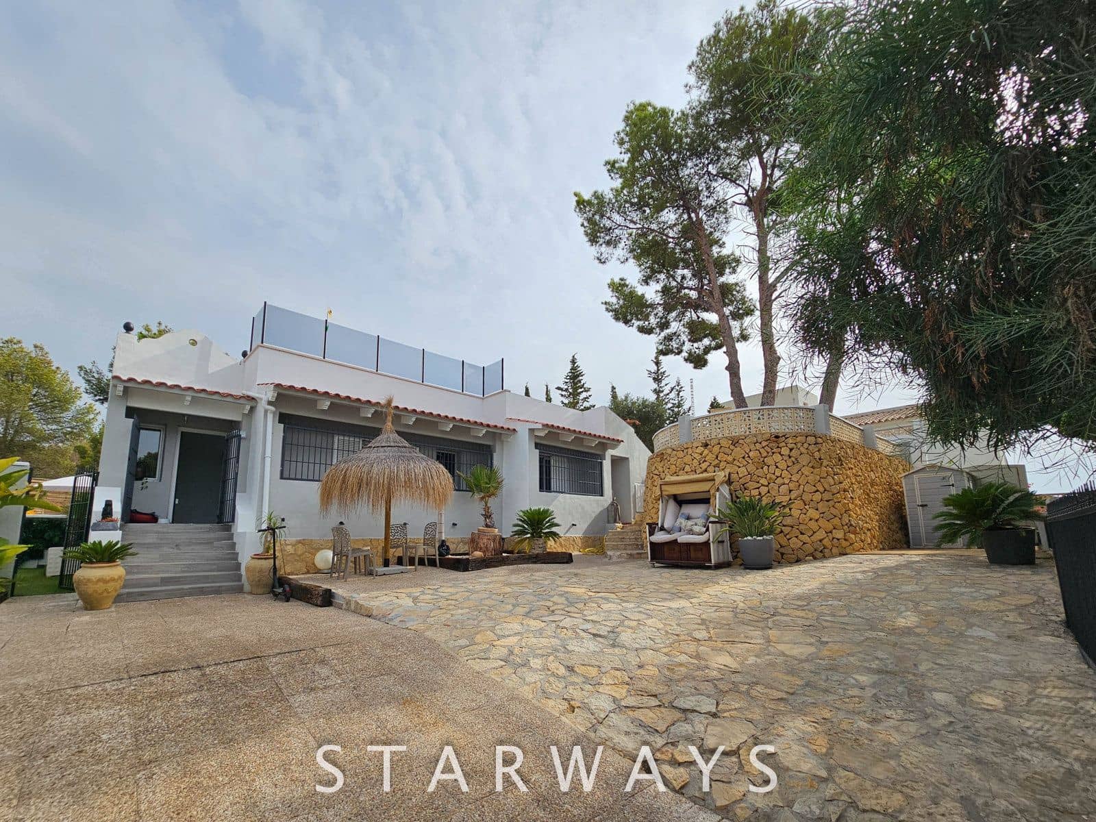 Chalet de 3 habitaciones en La Nucia en venta con piscina garaje - 495.000 € (Ref: 9192066)