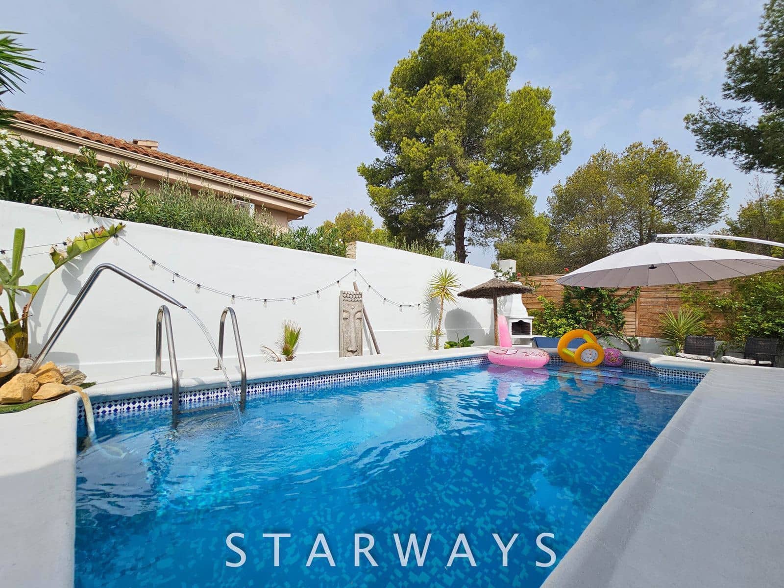 Chalet de 3 habitaciones en La Nucia en venta con piscina garaje - 495.000 € (Ref: 9192066)