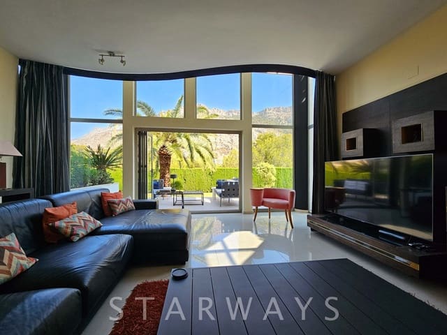 Chalet de 4 habitaciones en Altea en venta con piscina garaje - 1.200.000 € (Ref: 9198793)