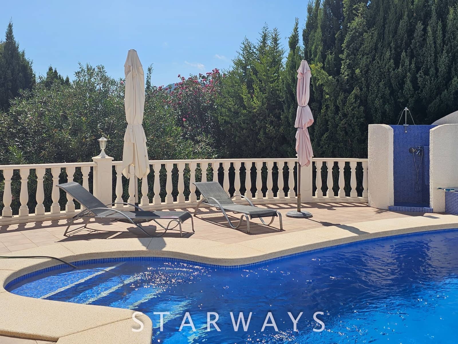 5 Zimmer Villa zu verkaufen in Altea mit Pool Garage - 560.000 € (Ref: 9236001)