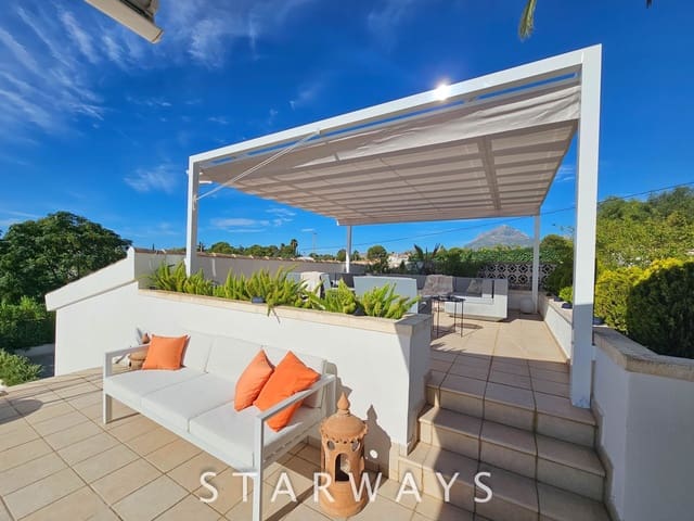 Chalet de 3 habitaciones en Alfaz del Pi / L'Alfàs del Pi en venta con piscina garaje - 789.000 € (Ref: 9287491)